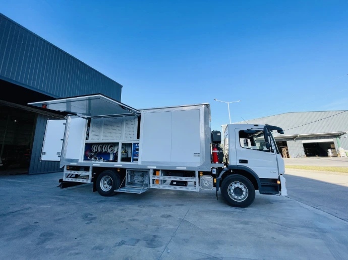Camion taller movil para trabajo en campo
