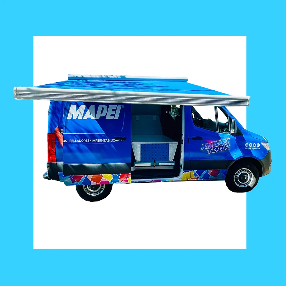 EQUIPAMIENTO CON TOLDO INFINITY REBATIBLE Y PORTA EQUIPAJE SOBRE FURGÓN